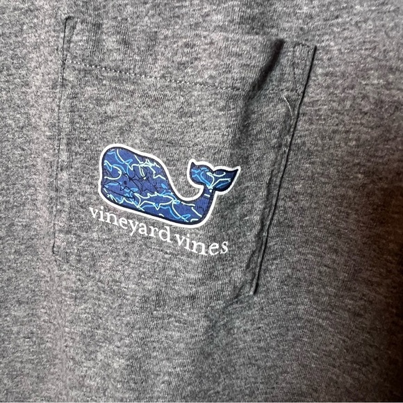 Vineyard Vines T-Shirt Men’s L Gray One Pocket Short Sleeve Tee Whale Logo Shirt - Picture 3 of 7